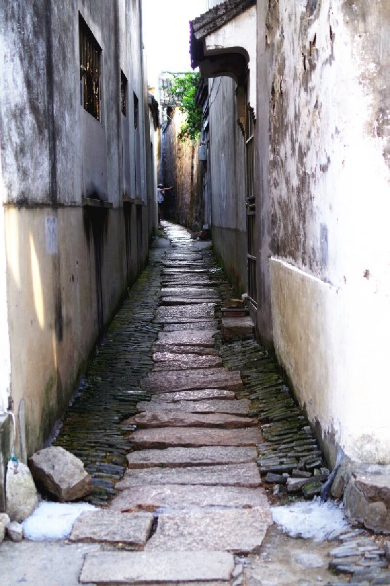  闲逛着就逛到了穿心弄.