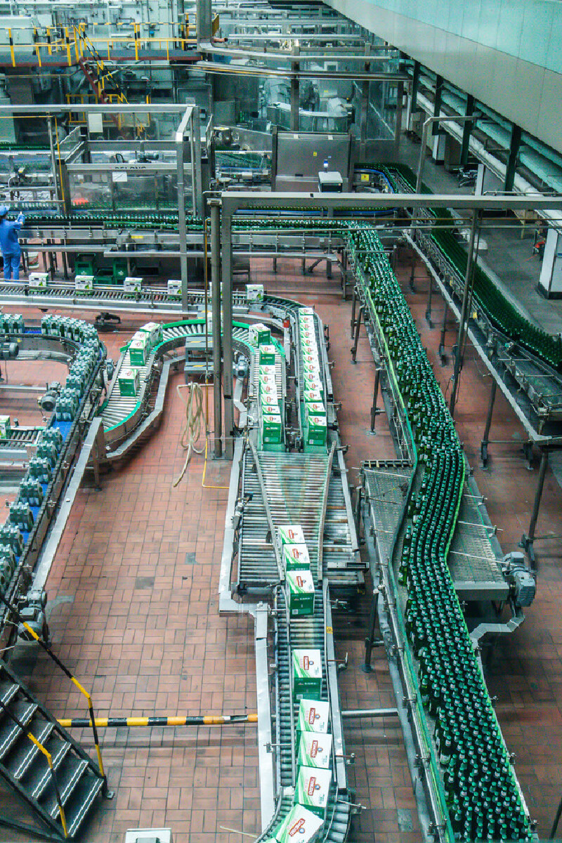 青岛啤酒节泡沫之夏被海风吹起的八月