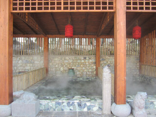 思拉堡虹溪谷温泉