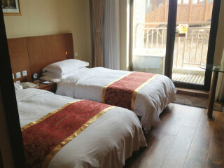 思拉堡虹溪谷温泉