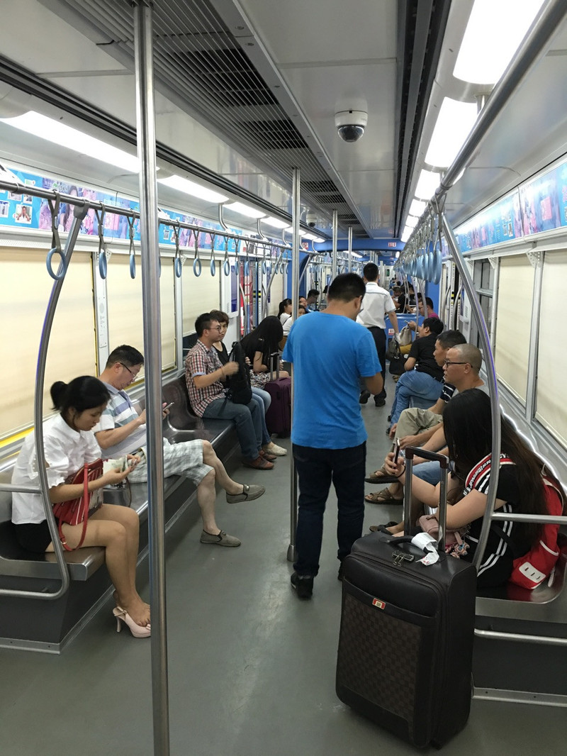 重庆轻轨站内部图片图片