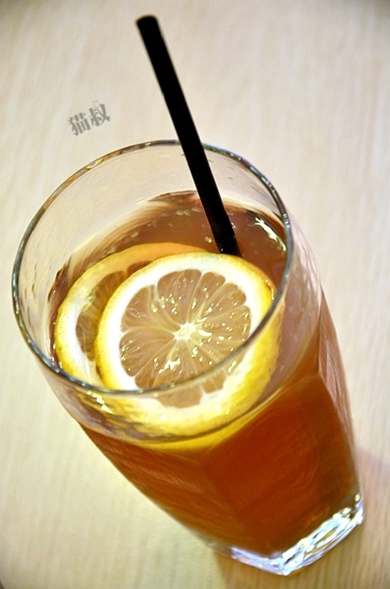 酸奶,有四种口味,分别是牛油果酸奶,黑钻草莓酸奶,谷物酸奶,芒果冻