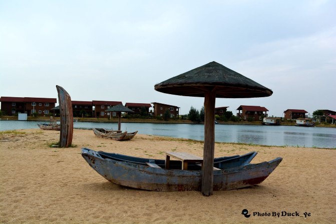 小嶝休闲渔村还有一个全省唯一的"美人海漂浮区",在望金楼内,你可以