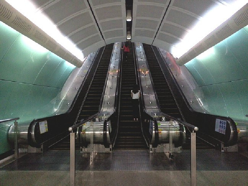 安顿好,坐地铁到越秀公园站下车越秀公园——光孝寺——荔枝湾