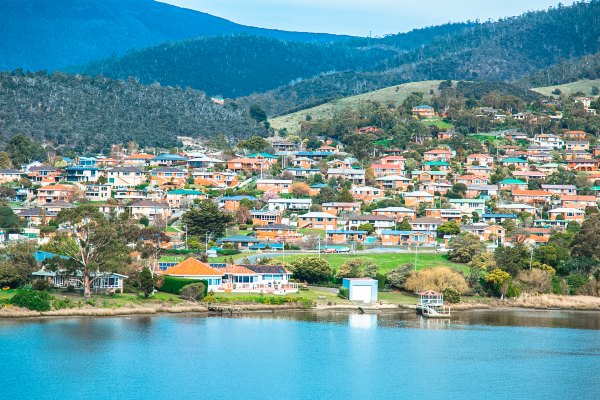 2011年,伴随着开幕大展monanism,沃什的这个"反博物馆"("anti-museum"