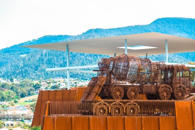 2011年,伴随着开幕大展monanism,沃什的这个"反