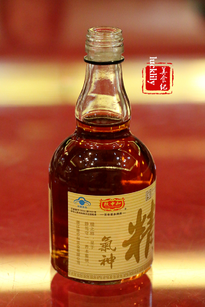 严州府是建德当地的餐饮名店,主打当地