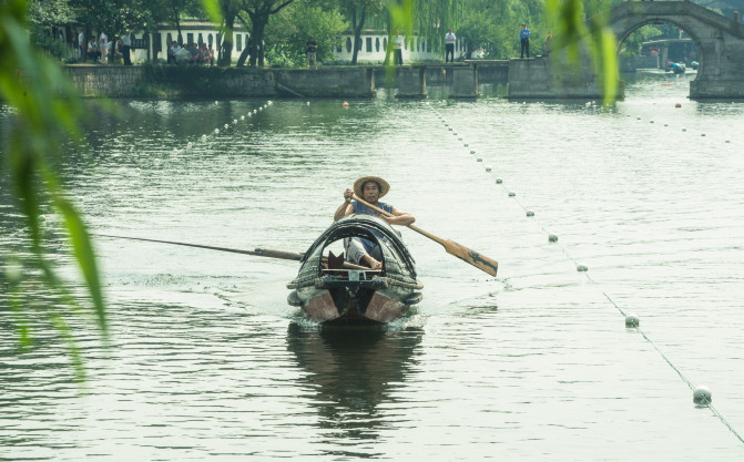邂逅绍兴,感受别样的乌篷船风情