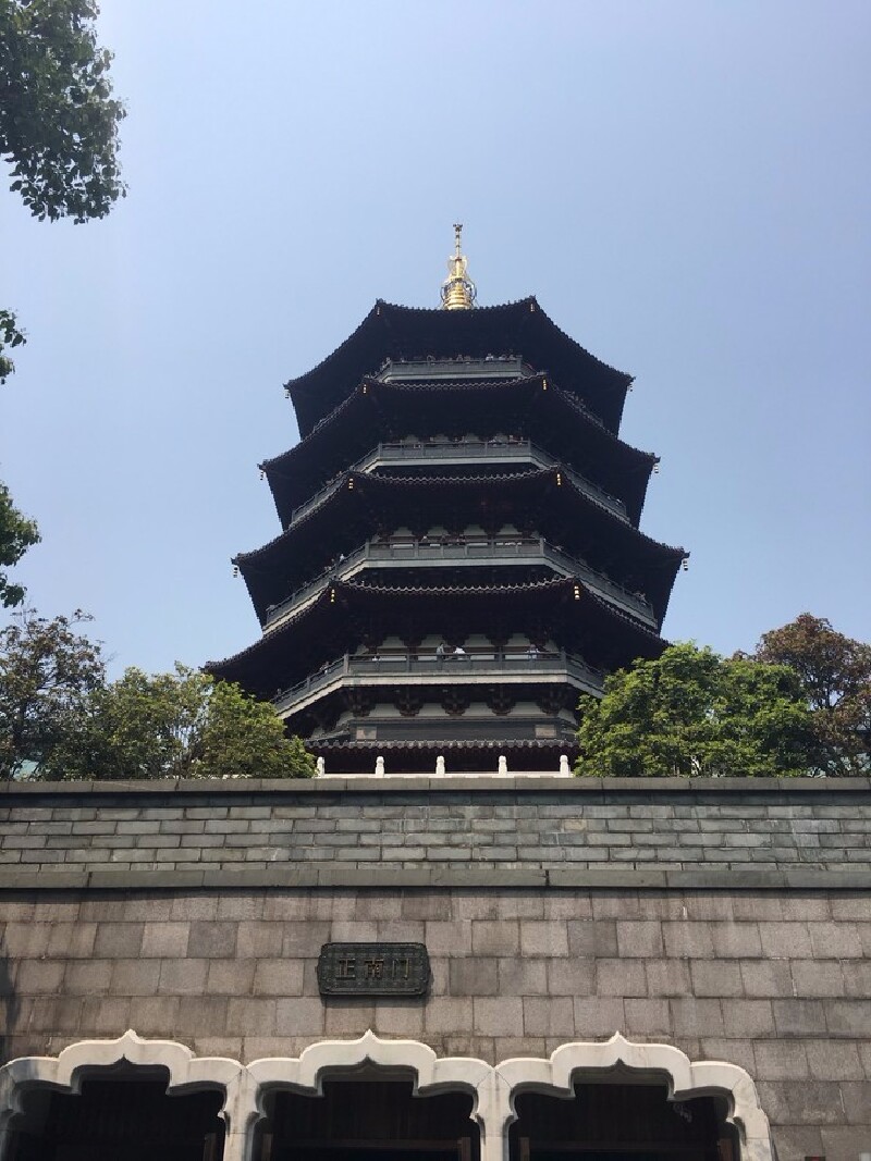 4月16日晚上抵达南京很舒适的民宿天黑又下雨了……只好叫外卖了一个