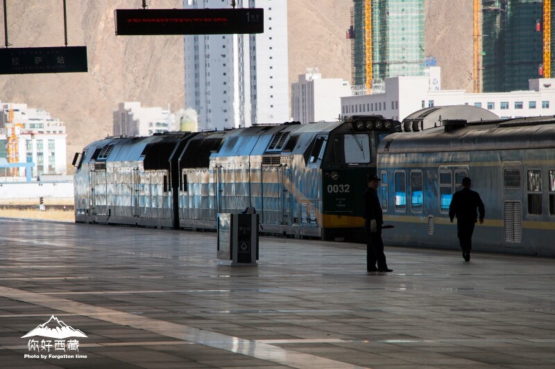 nj2美国进口的火车头,双机重连,大功率牵引