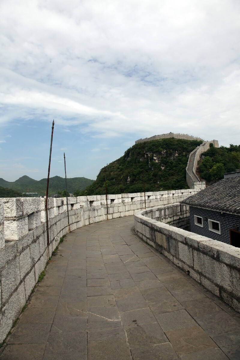 完好的城墙,有种长城的既视感