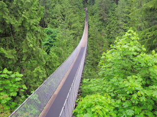 卡皮拉诺吊桥公园