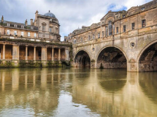 普尔特尼三拱桥