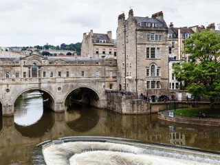 普尔特尼三拱桥