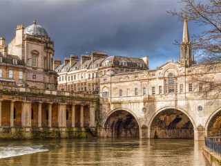 普尔特尼三拱桥