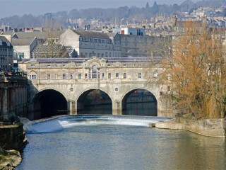 普尔特尼三拱桥