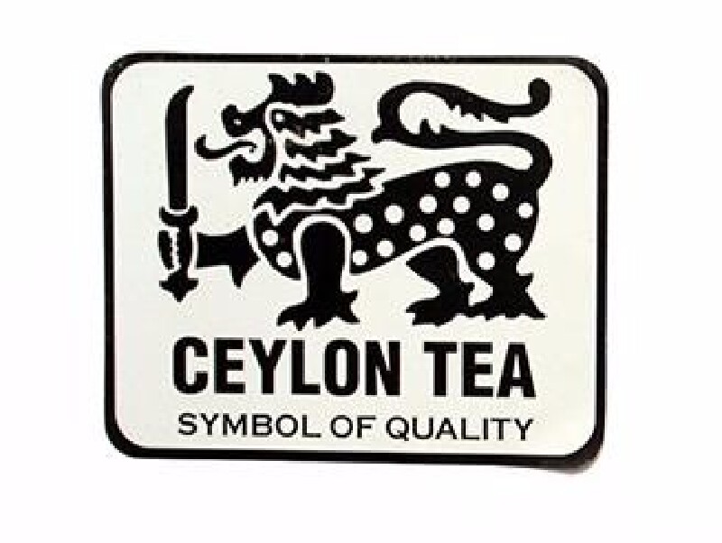 图案上部为一右前爪持刀的雄狮,下部则是上下两排英文,上排为ceylon