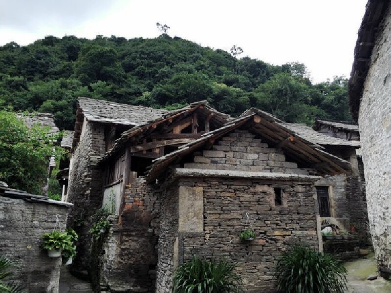 忙里偷闲的云峰屯堡