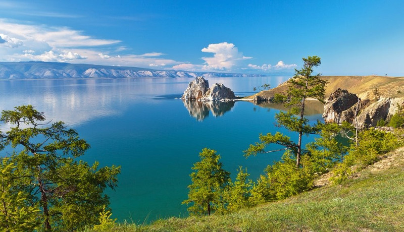 俄罗斯贝加尔湖畔的暖阳夏至未至