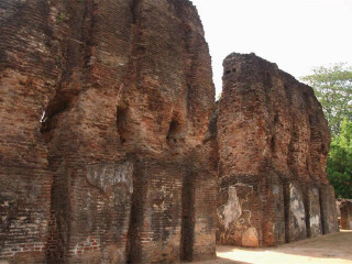 波隆纳鲁沃古城皇家宫殿