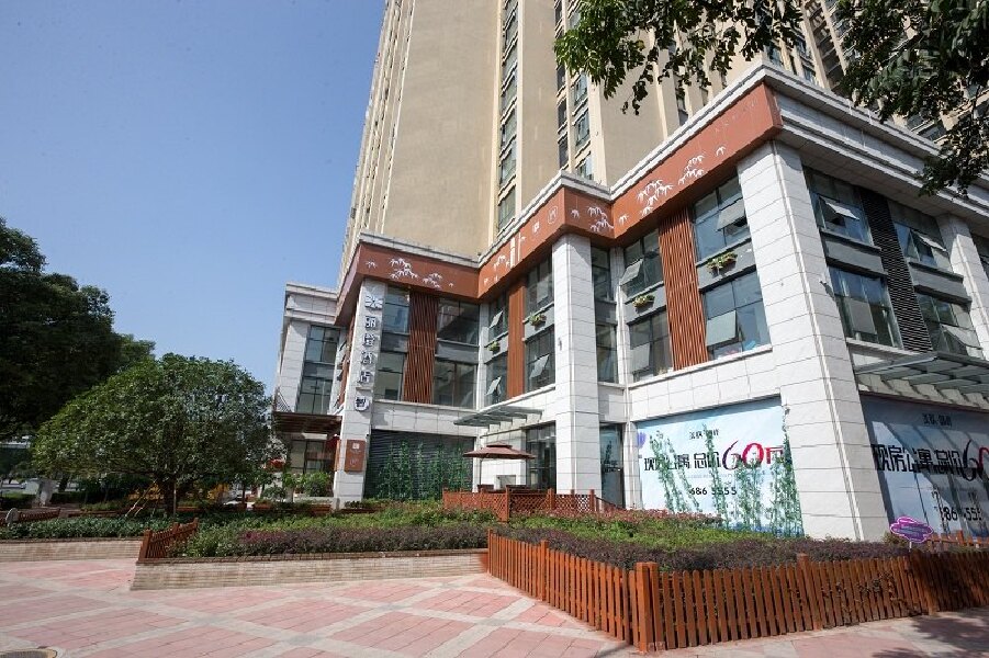 丽橙酒店·智(宜昌万达店)预订