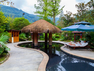 花水湾名人四季温泉谷