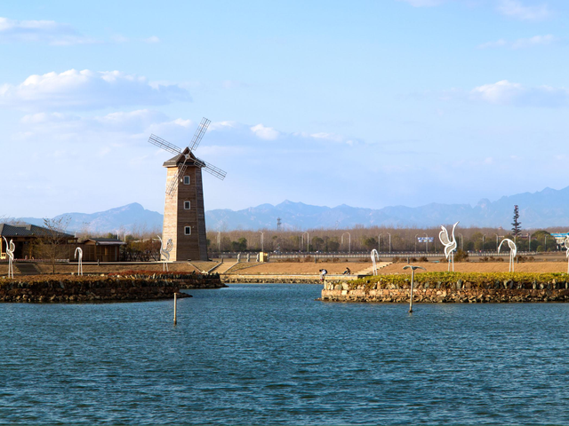 碧螺塔-山海關古城4日遊>往返火車硬臥,當地標間住宿,樂島海洋公園