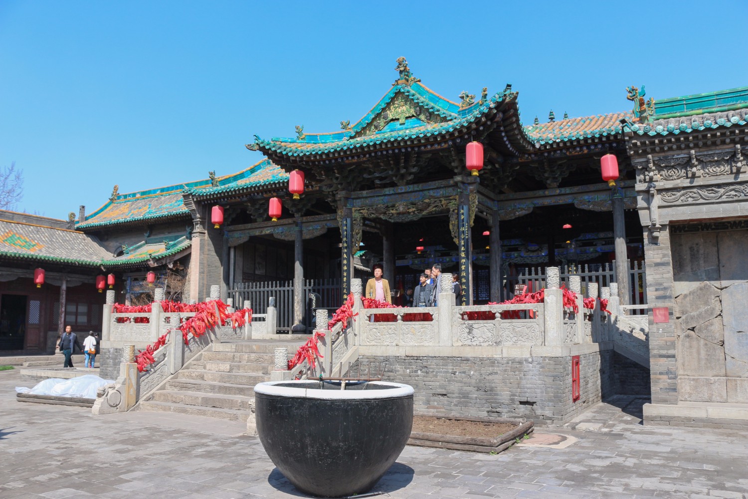 城隍庙的历史文化内涵十分丰厚,儒教,道教,民俗文化相融为一体.