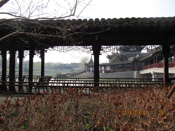 1849年王韬接受英国传教士麦都思邀请在上海墨海书馆从事编译西洋书籍