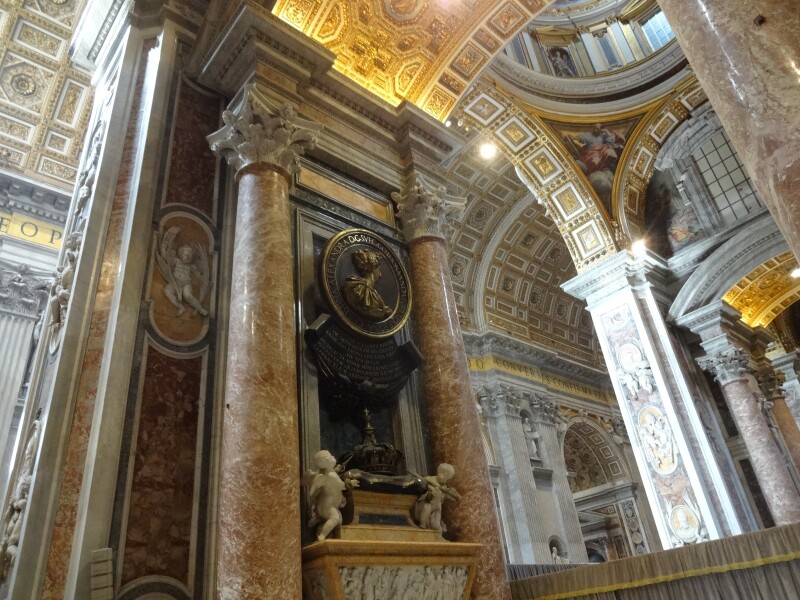 教堂经常有教会团体的活动,可以说是最大最美的教堂.