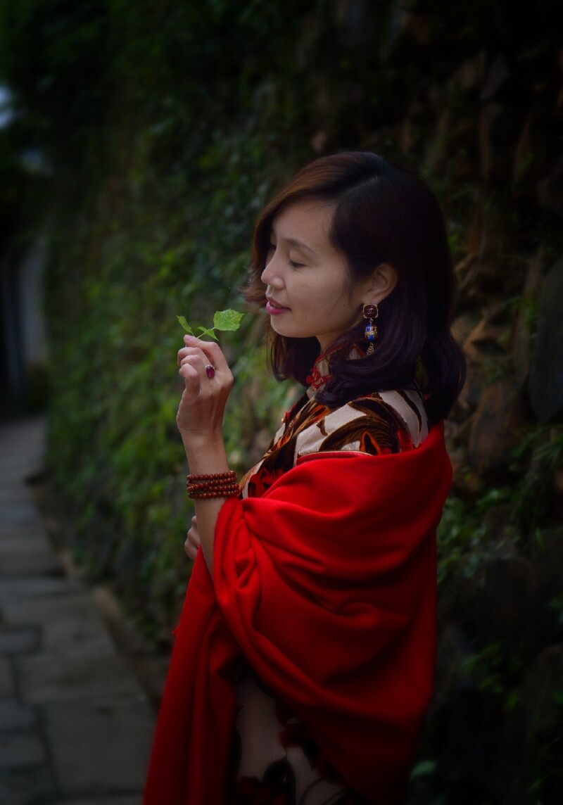 江西上饶有一家1000位美女的作家集中营