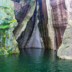 绍兴东湖景区