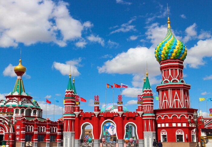 套娃广场想必是满洲里最出名的标志性建筑了,它的外表酷似俄罗斯红场.
