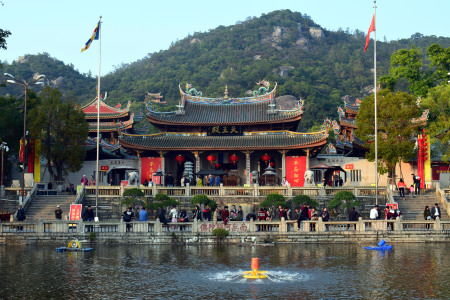 <厦门-武夷山-鼓浪屿-胡里山炮台-曾厝垵-集美学村-南普陀-厦门大学5日游>厦门进出，含九曲竹筏漂流，含24小时贴心接送，延住提前告知