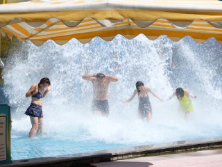 悦兮半岛水上乐园