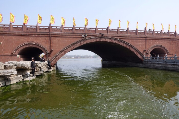 御河水道全长2000米.包括汴京,七盛角,西司,包公祠四个码头.