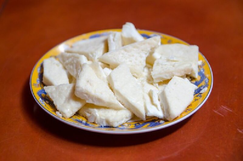 奶豆腐,蒙餐最常见的东西,味道我觉得一般.