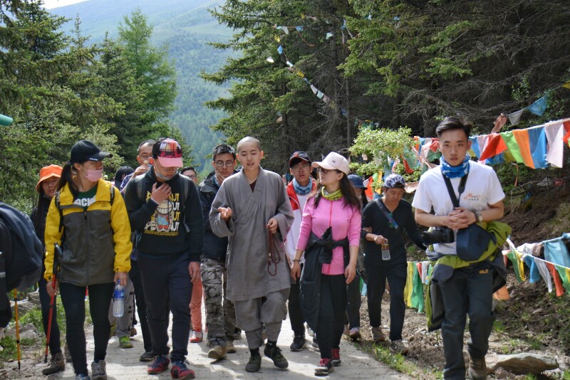 【途牛首发】六月徒步朝拜五台山 我们行走在路上_山西五台山风景名胜