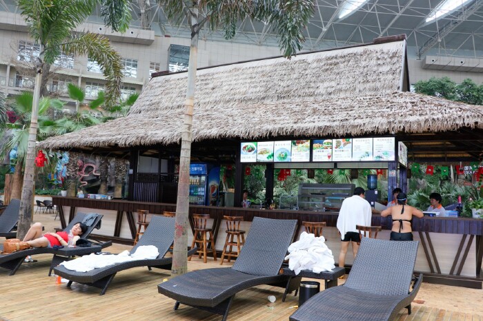 室内温泉泡泡温泉,有很多不同功效的小温泉池哦～渔岛海洋温泉泉水为