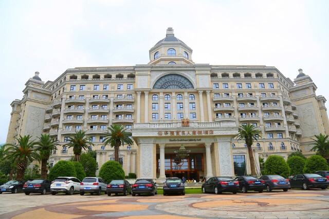细雨纷飞下江南,旅居金华兴致高