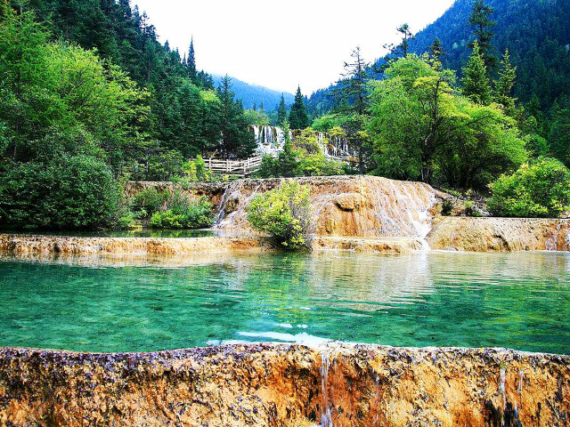 [国庆] 成都 九寨沟 黄龙 熊猫乐园双汽3日游>2加1保姆头等舱,全程