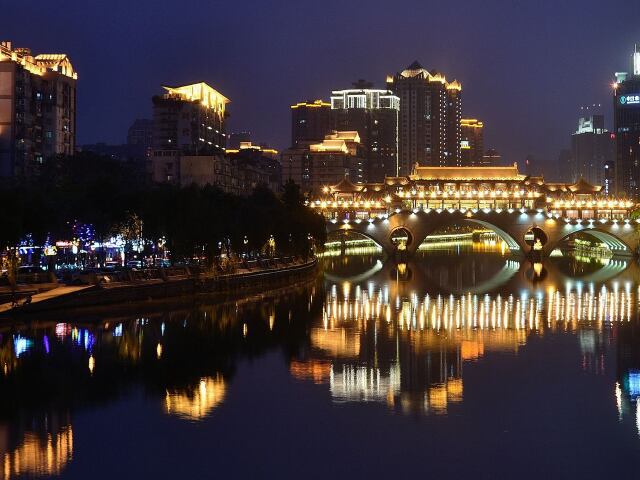  成都-观音桥镇-*****-桃坪羌寨双飞6日游>0购物,1晚佛学院住宿,夜赏