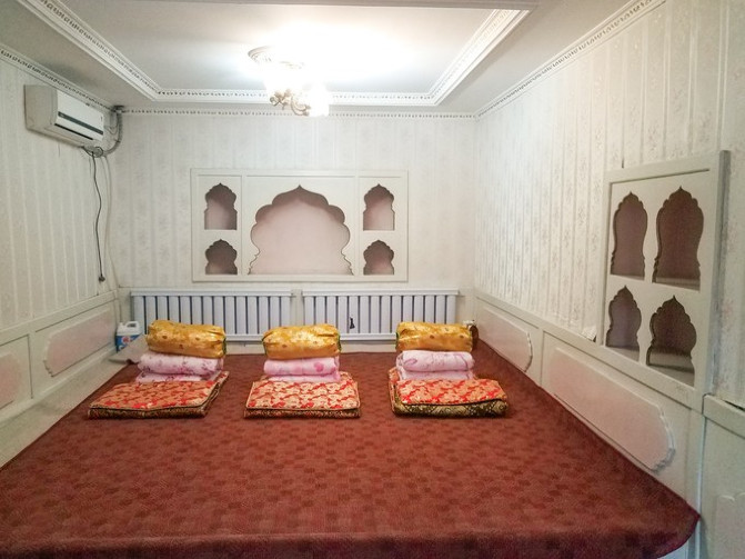 葡萄沟内也有一些维族特色的民宿,住宿条件虽不算高档,不过也能体验一