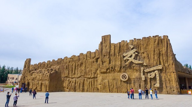 新疆精绝古城图片
