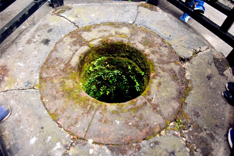 内院里的古水井.