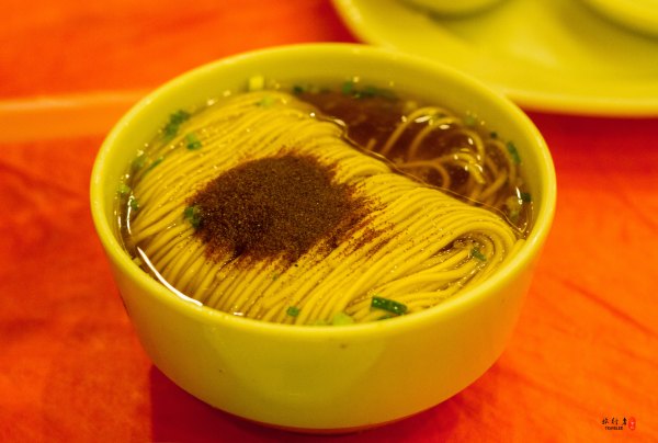 芜湖像一枚挂在记忆里,温暖发亮的茧.