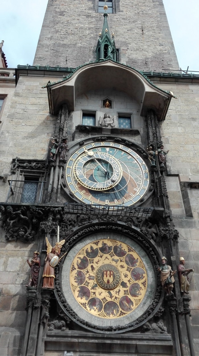          圣尼古拉斯教堂的自鸣钟