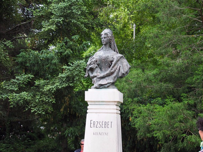 茜茜公主的雕像