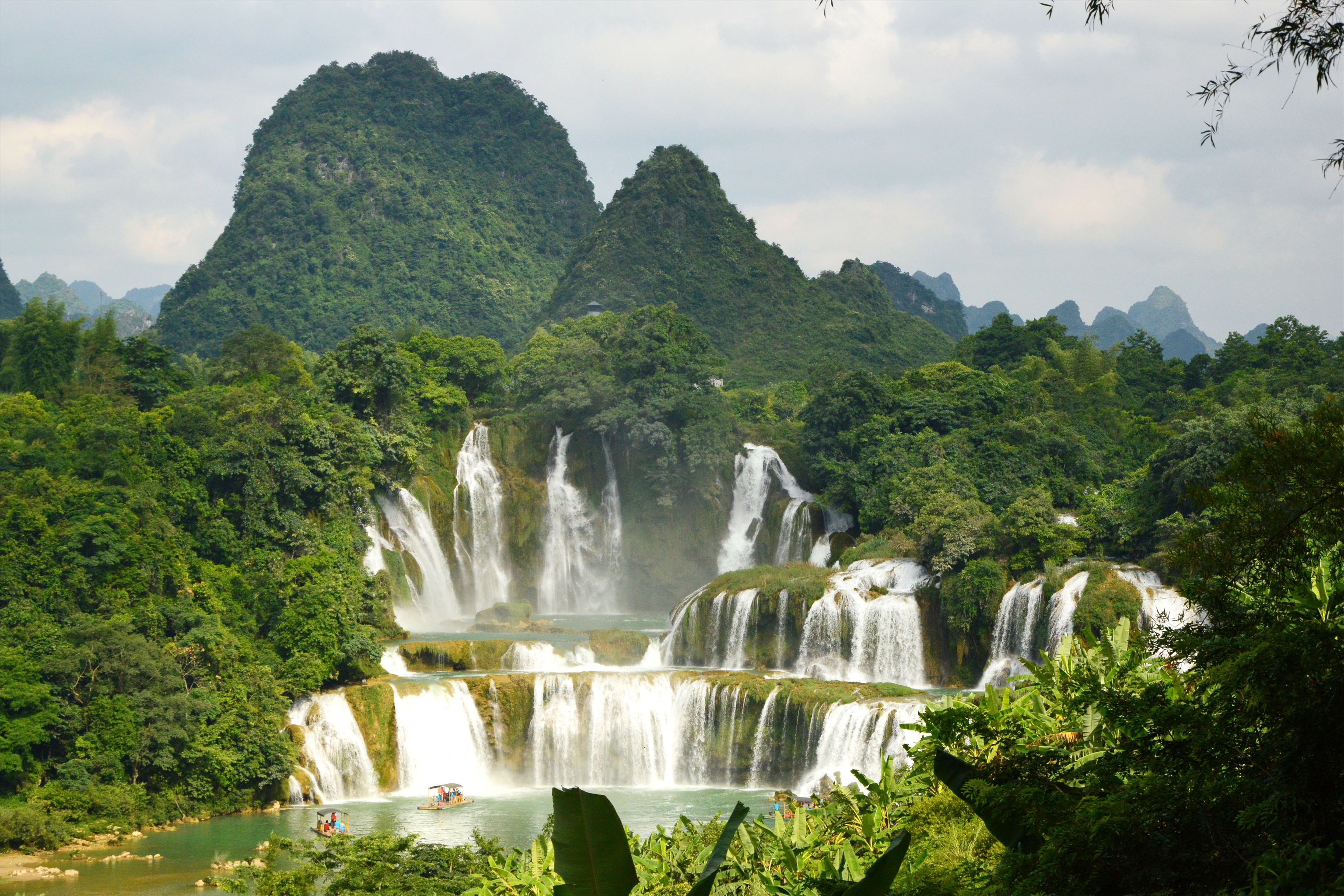 山水崇左,岩画花山#自驾游广西,看山看水看岩画【多图】_左江风景乔 