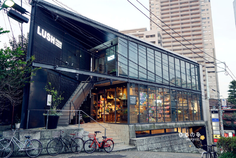 代官山茑屋书店t-site东急线的出口就有这家